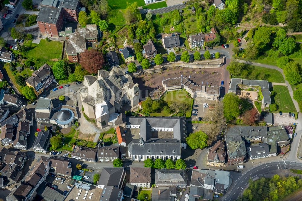 Velbert aus der Vogelperspektive: Kirchengebäude der Wallfahrt Neviges an der Elberfelder Straße im Ortsteil Neviges in Velbert im Bundesland Nordrhein-Westfalen