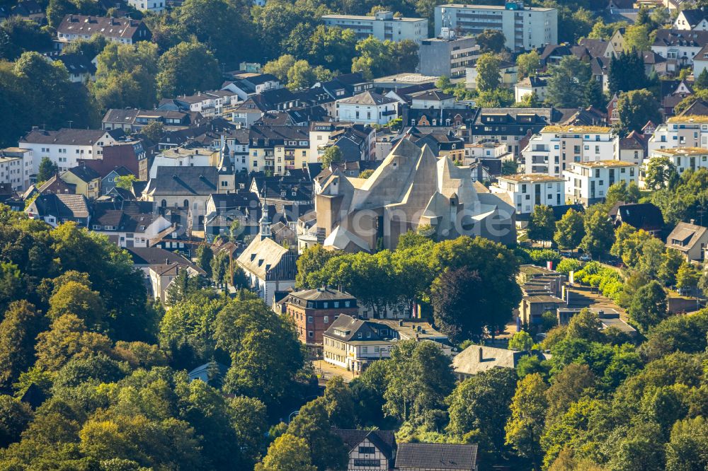 Luftaufnahme Velbert - Kirchengebäude der Wallfahrt Neviges an der Elberfelder Straße im Ortsteil Neviges in Velbert im Bundesland Nordrhein-Westfalen