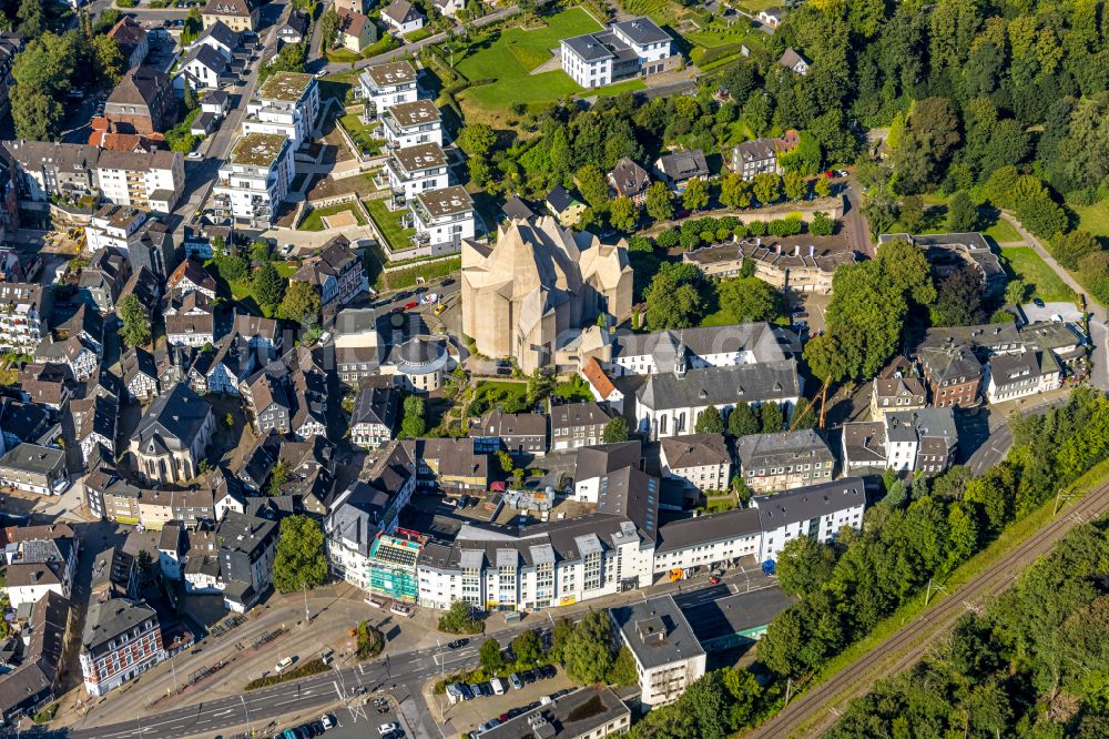 Luftaufnahme Velbert - Kirchengebäude der Wallfahrt Neviges an der Elberfelder Straße im Ortsteil Neviges in Velbert im Bundesland Nordrhein-Westfalen