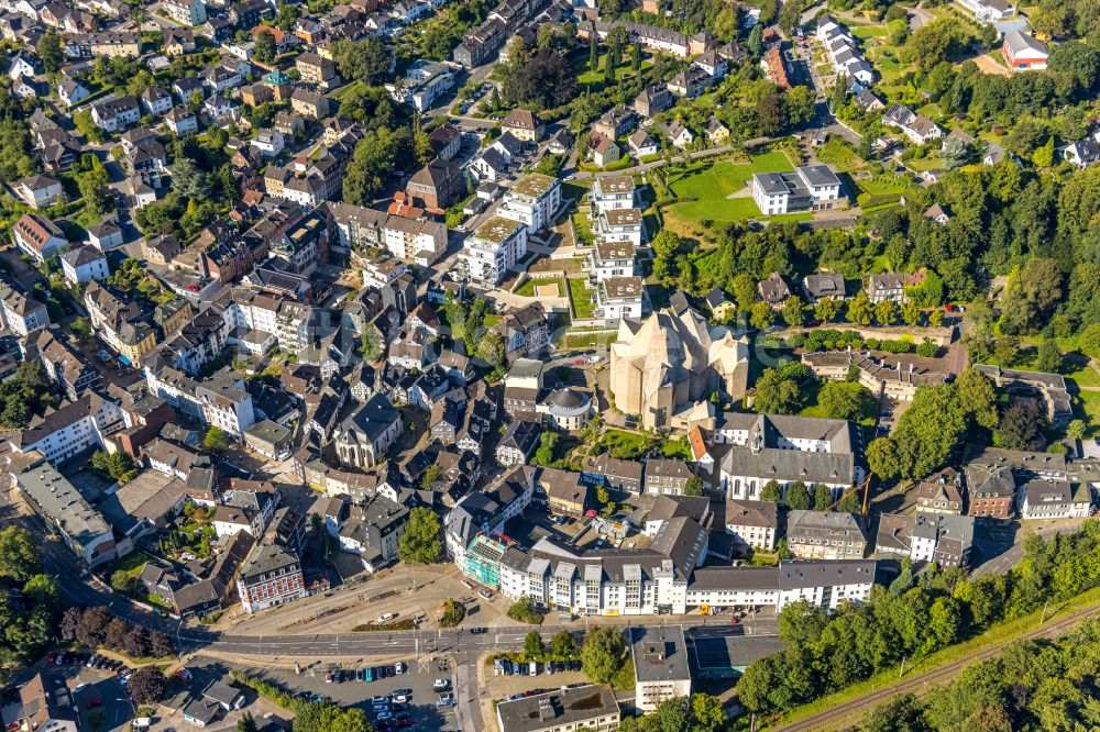 Velbert von oben - Kirchengebäude der Wallfahrt Neviges an der Elberfelder Straße im Ortsteil Neviges in Velbert im Bundesland Nordrhein-Westfalen