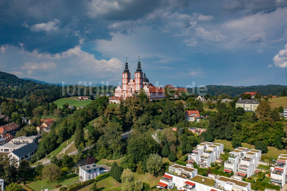 Luftbild Graz - Kirchengebäude der Wallfahrtskirche Basilika Mariatrost in Graz in der Steiermark, Österreich