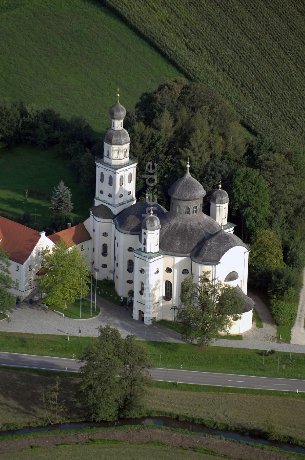 Luftaufnahme Sielenbach - Kirchengebäude der Wallfahrtskirche Maria Birnbaum in Sielenbach im Bundesland Bayern, Deutschland