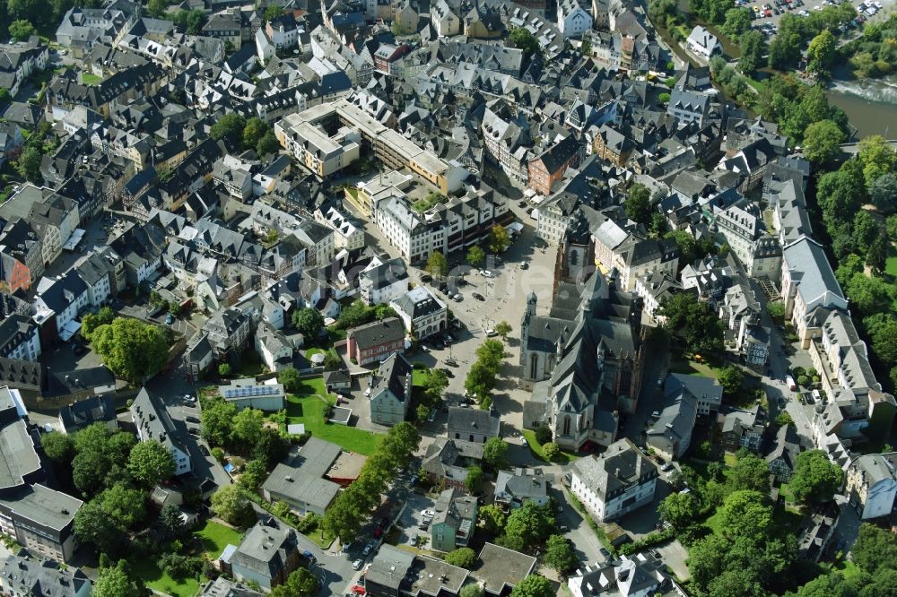 Wetzlar aus der Vogelperspektive: Kirchengebäude Wetzlarer Dom in Wetzlar im Bundesland Hessen, Deutschland