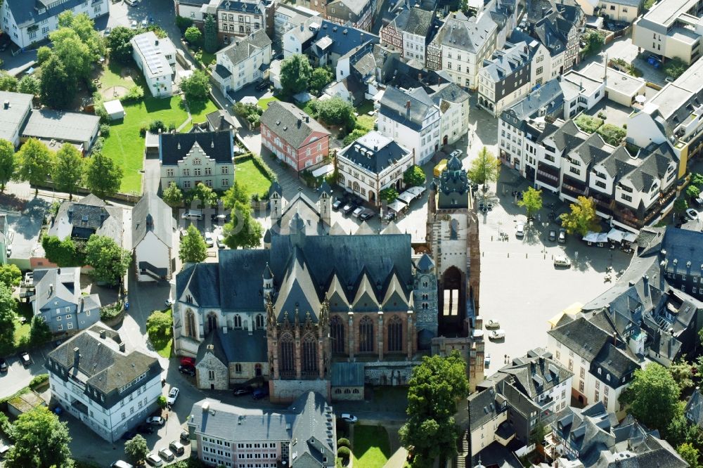 Wetzlar von oben - Kirchengebäude Wetzlarer Dom in Wetzlar im Bundesland Hessen, Deutschland