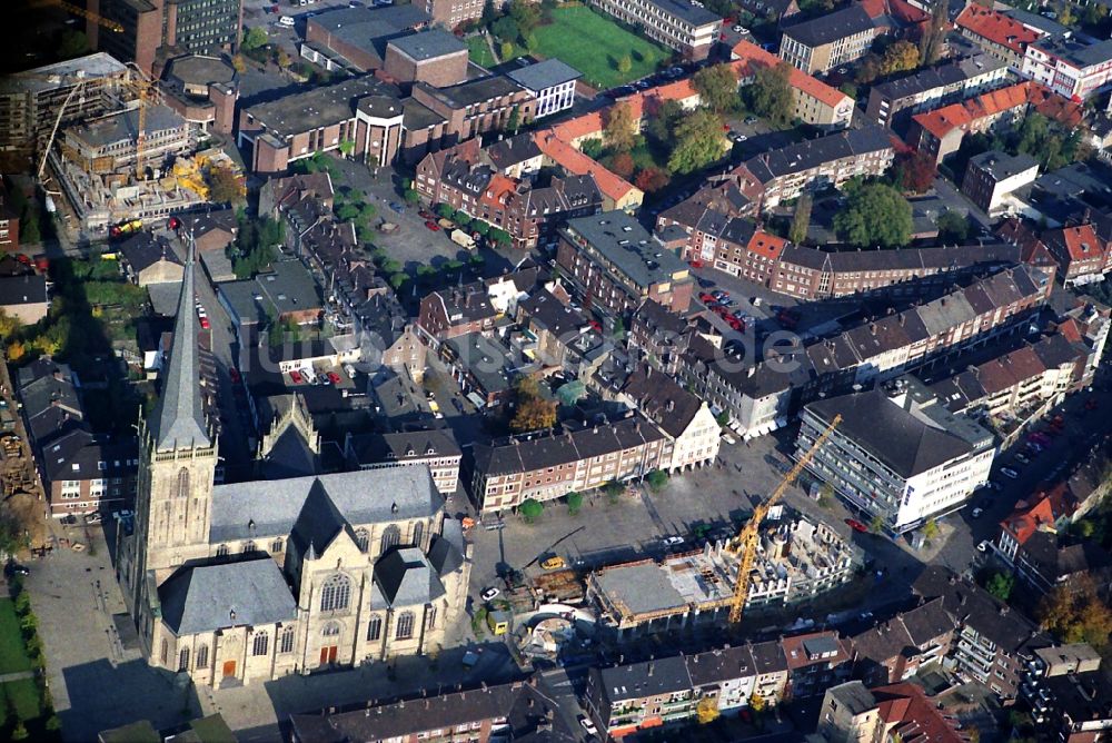 Luftbild Wesel - Kirchengebäude der Willibrodi- Doms in Wesel im Bundesland Nordrhein-Westfalen