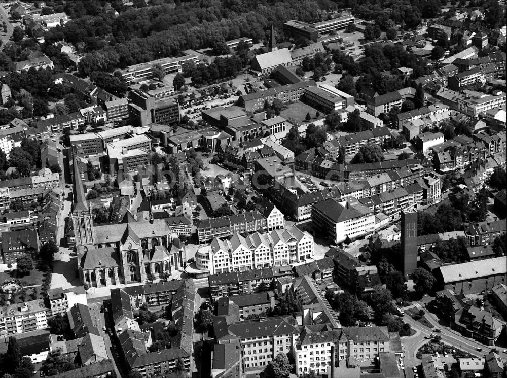 Luftbild Wesel - Kirchengebäude Willibrordi Dom am Platz Großer Markt in Wesel im Bundesland Nordrhein-Westfalen, Deutschland