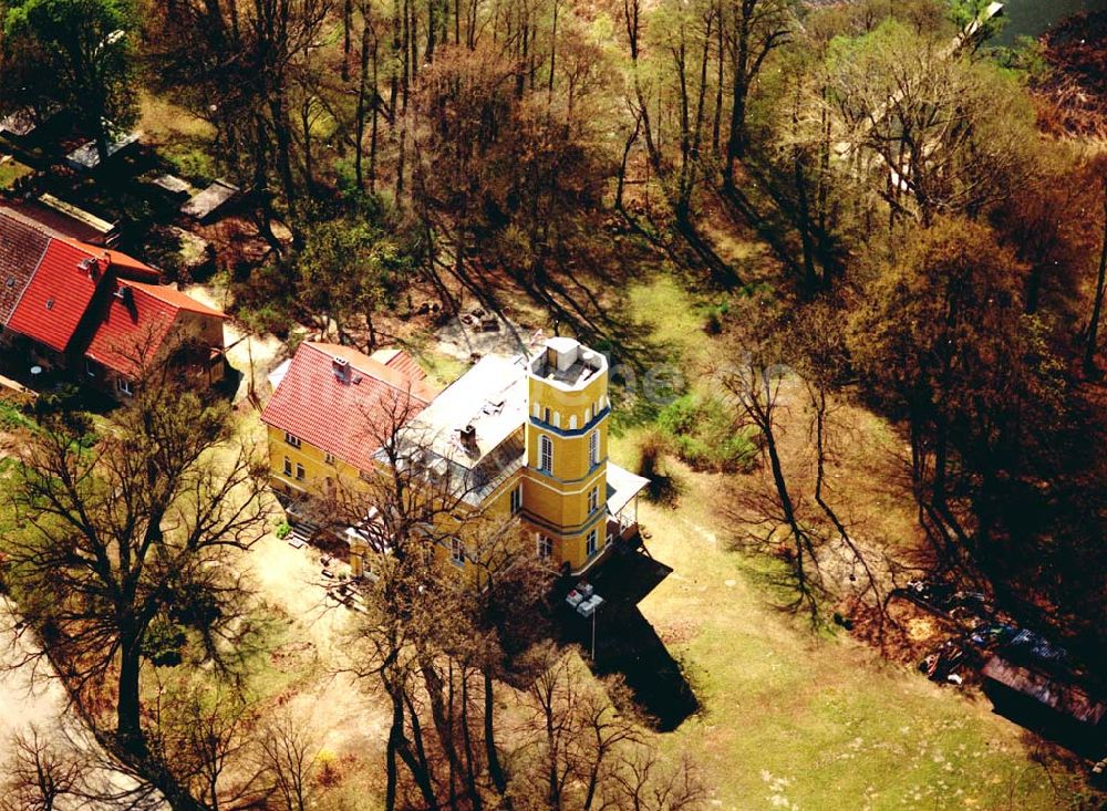 Luftaufnahme Niewisch am Schwielochsee - Kirchenrekonstruktion in Niewisch am Schwielochsee in Brandenburg. Datum: 22.04.03