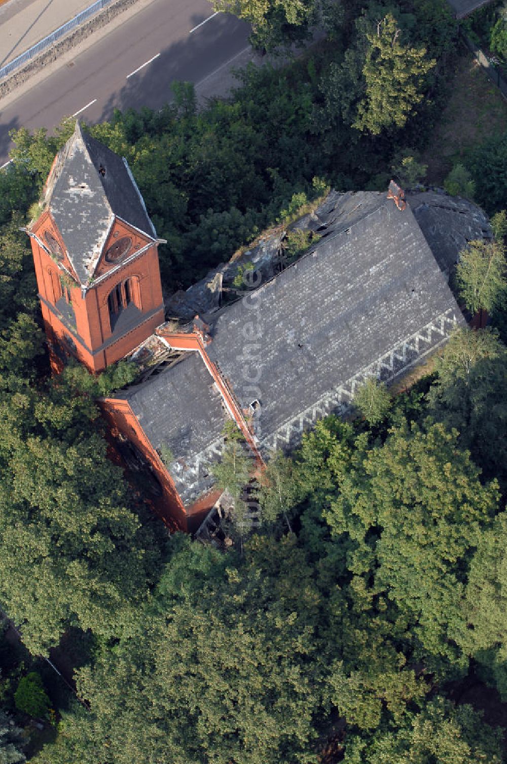 Luftaufnahme Bernburg - Kirchenruine Bernburg