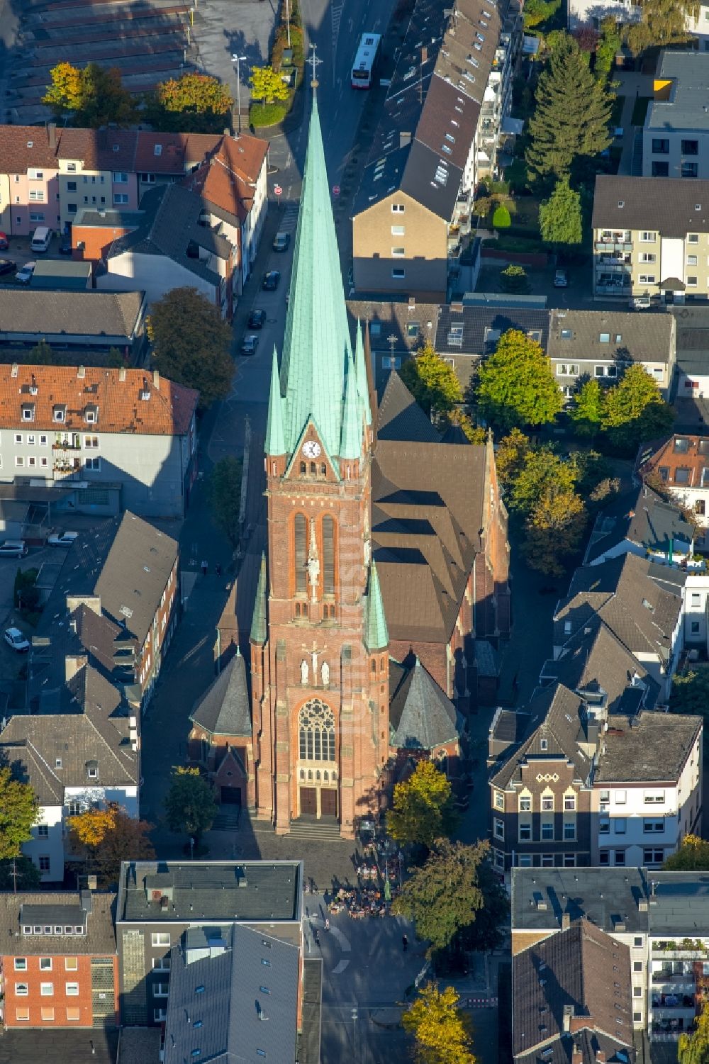 Luftbild Gladbeck - Kirchenturm am Kirchengebäude der Propsteikirche St.Lamberti in Gladbeck im Bundesland Nordrhein-Westfalen