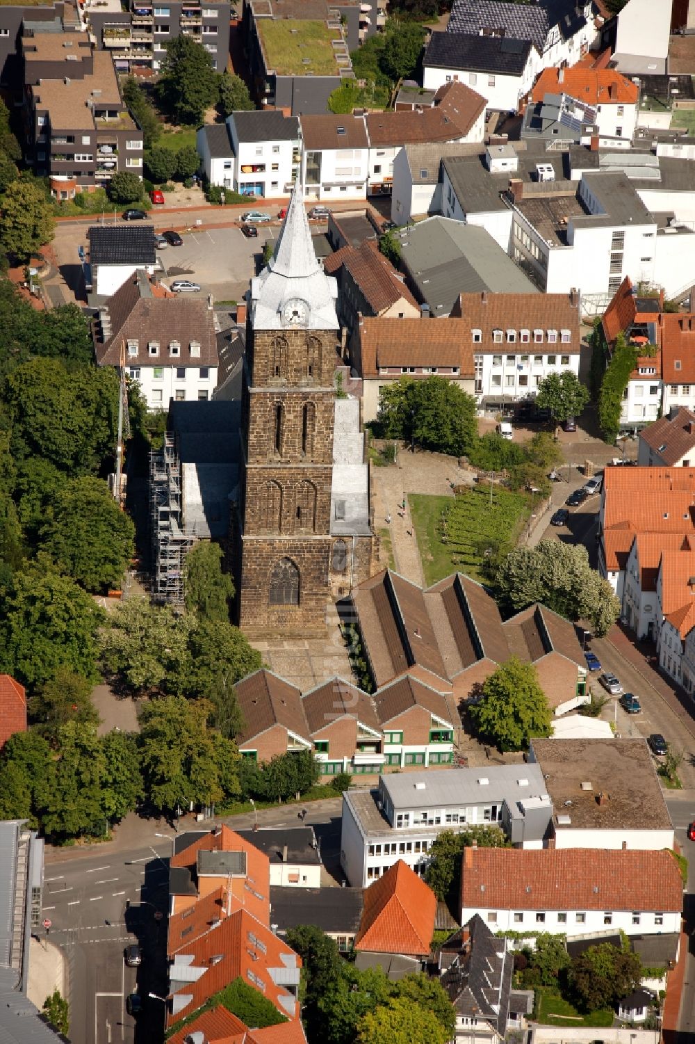 Luftbild Minden - Kirchturm der Marienkirche in Minden im Bundesland Nordrhein-Westfalen