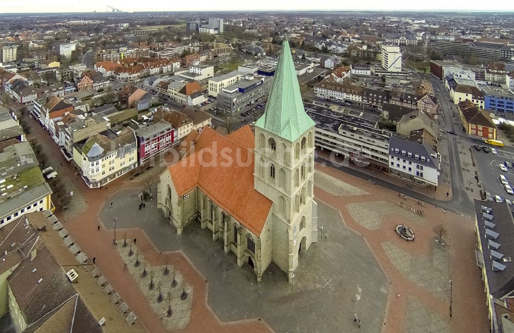 Luftbild Hamm - Kirchturm der Pauluskirche im Stadtzentrum am Marktplatz und Heinrich-Kleist-Forum in Hamm in Nordrhein-Westfalen