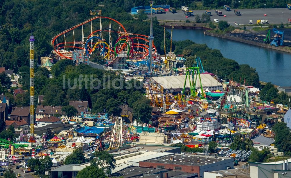 Herne aus der Vogelperspektive: Kirmes - und Rummel- Veranstaltungsgelände beim Volksfest Cranger Kirmes in Herne im Bundesland Nordrhein-Westfalen