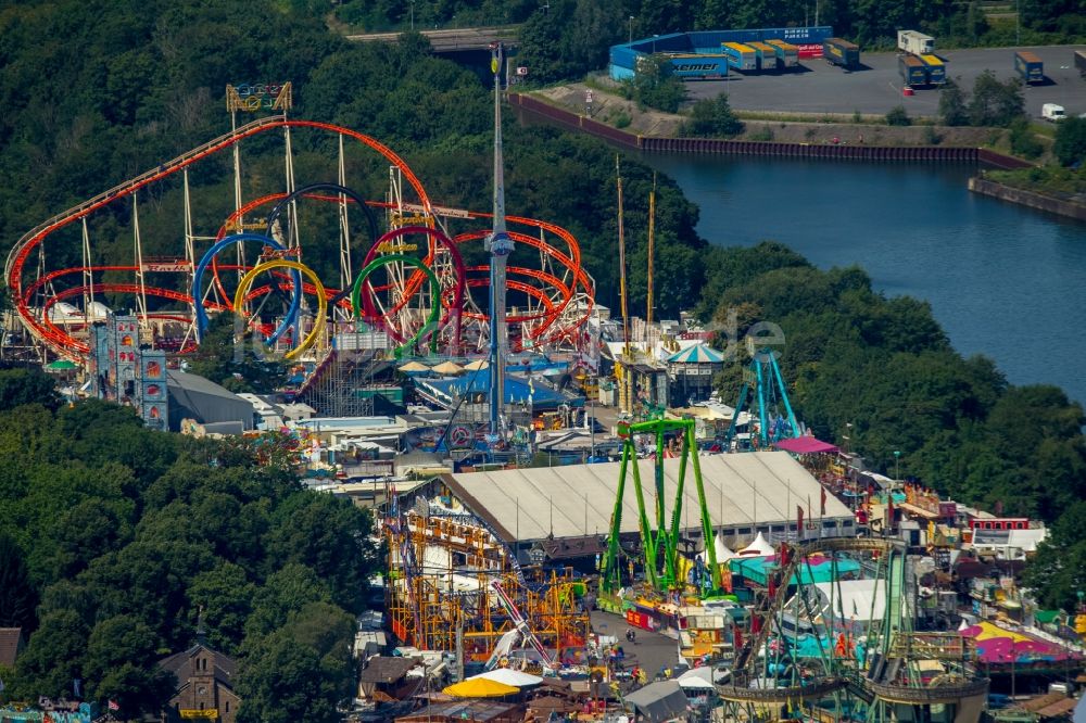 Luftaufnahme Herne - Kirmes - und Rummel- Veranstaltungsgelände beim Volksfest Cranger Kirmes in Herne im Bundesland Nordrhein-Westfalen