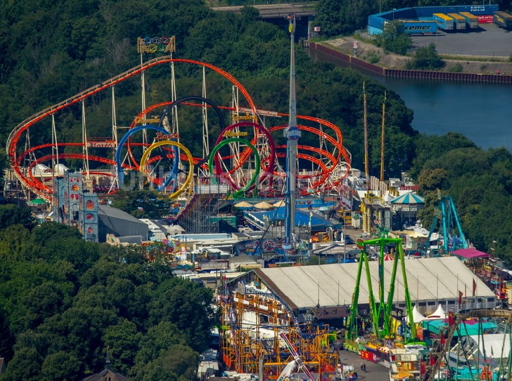 Herne von oben - Kirmes - und Rummel- Veranstaltungsgelände beim Volksfest Cranger Kirmes in Herne im Bundesland Nordrhein-Westfalen