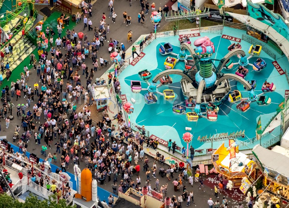 Herne von oben - Kirmes - und Rummel- Veranstaltungsgelände beim Volksfest Cranger Kirmes in Herne im Bundesland Nordrhein-Westfalen