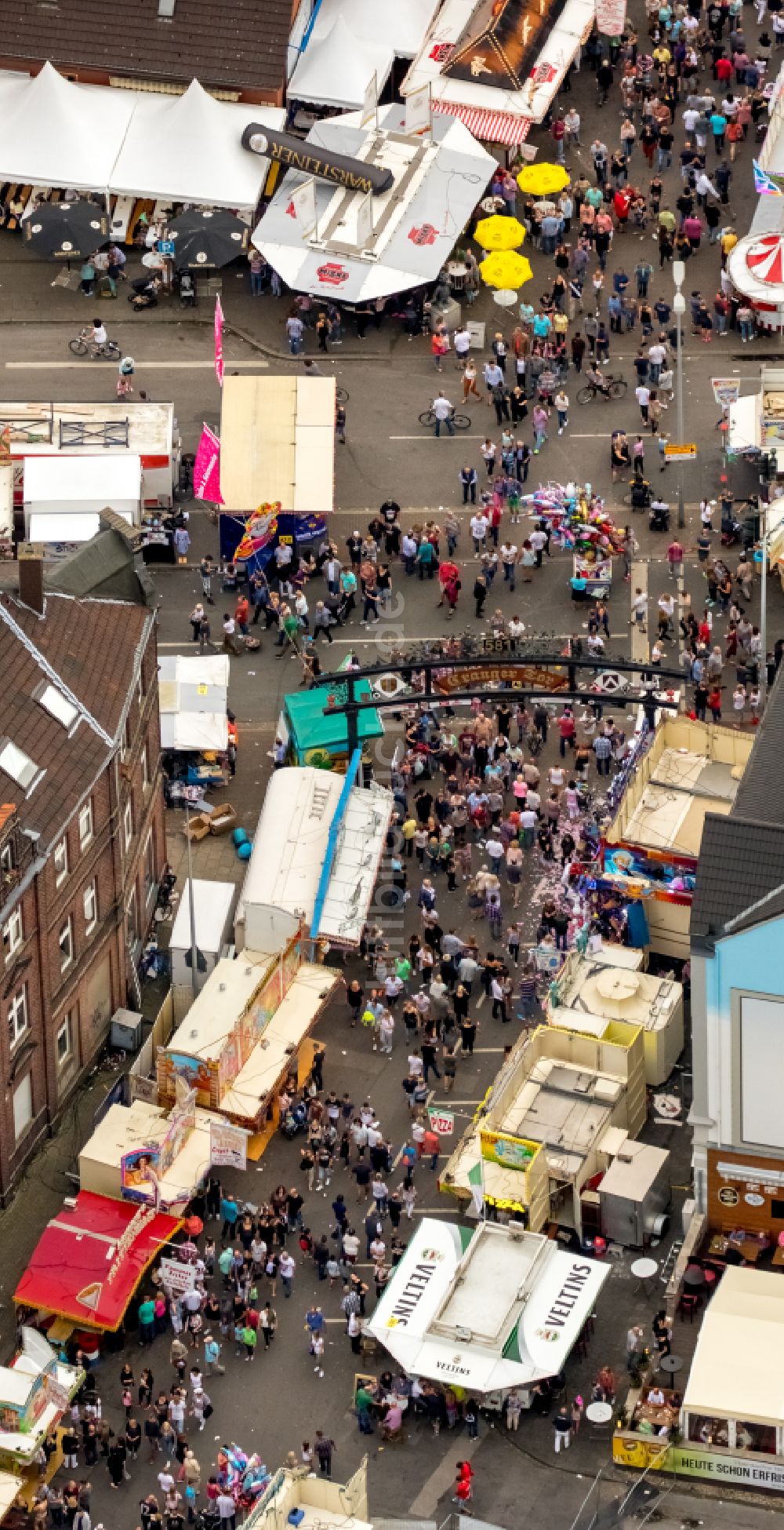 Luftbild Herne - Kirmes - und Rummel- Veranstaltungsgelände beim Volksfest Cranger Kirmes in Herne im Bundesland Nordrhein-Westfalen