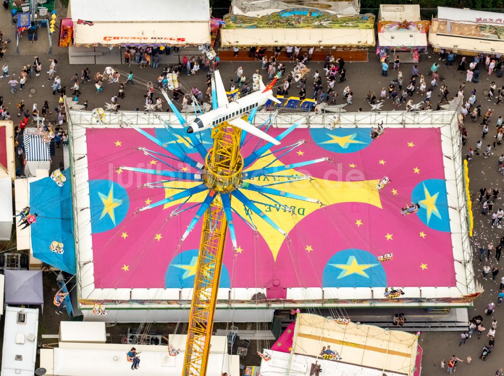 Herne von oben - Kirmes - und Rummel- Veranstaltungsgelände beim Volksfest Cranger Kirmes in Herne im Bundesland Nordrhein-Westfalen