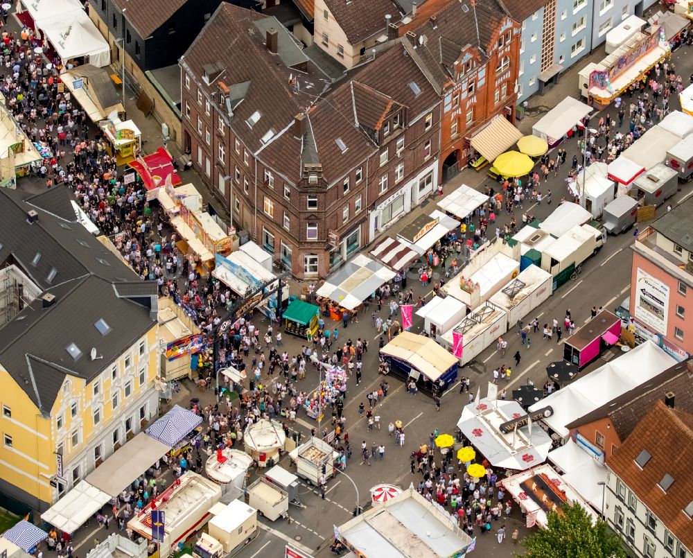 Herne aus der Vogelperspektive: Kirmes - und Rummel- Veranstaltungsgelände beim Volksfest Cranger Kirmes in Herne im Bundesland Nordrhein-Westfalen