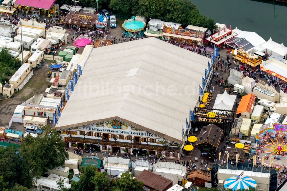 Herne von oben - Kirmes - und Rummel- Veranstaltungsgelände beim Volksfest Cranger Kirmes in Herne im Bundesland Nordrhein-Westfalen