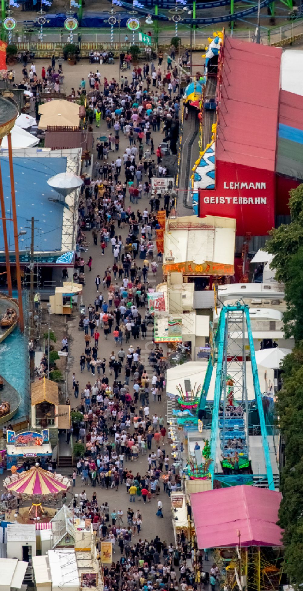 Luftaufnahme Herne - Kirmes - und Rummel- Veranstaltungsgelände beim Volksfest Cranger Kirmes in Herne im Bundesland Nordrhein-Westfalen