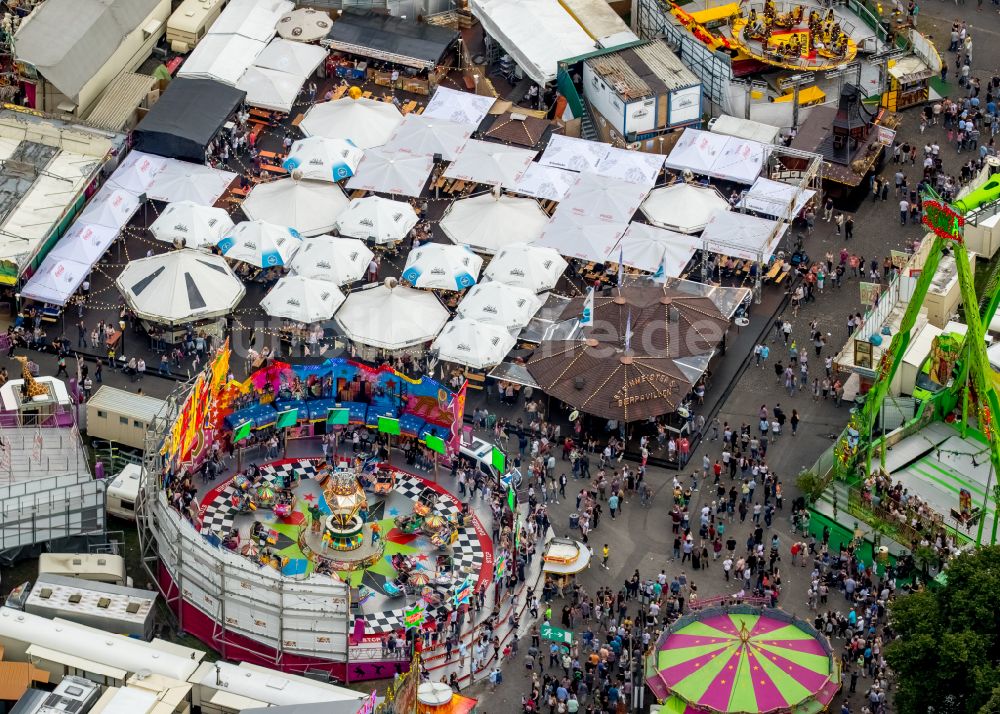 Herne aus der Vogelperspektive: Kirmes - und Rummel- Veranstaltungsgelände beim Volksfest Cranger Kirmes in Herne im Bundesland Nordrhein-Westfalen