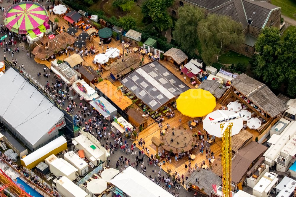 Herne von oben - Kirmes - und Rummel- Veranstaltungsgelände beim Volksfest Cranger Kirmes in Herne im Bundesland Nordrhein-Westfalen