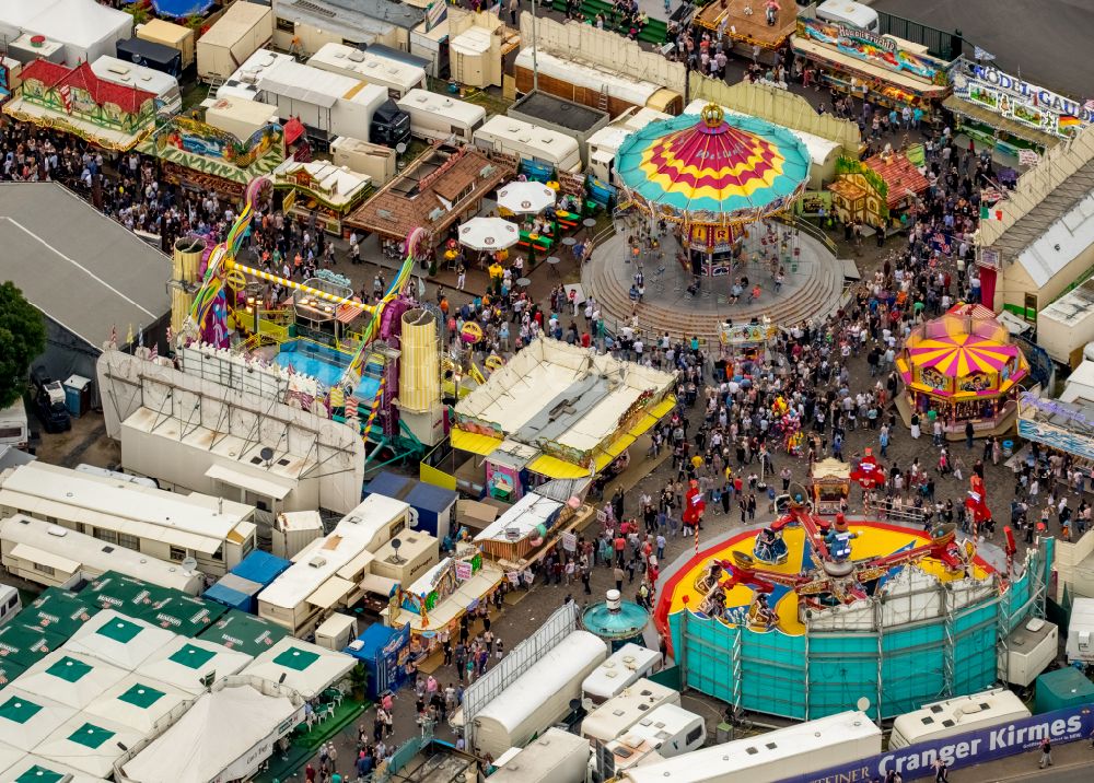 Herne aus der Vogelperspektive: Kirmes - und Rummel- Veranstaltungsgelände beim Volksfest Cranger Kirmes in Herne im Bundesland Nordrhein-Westfalen