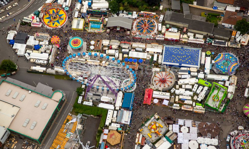 Luftaufnahme Herne - Kirmes - und Rummel- Veranstaltungsgelände beim Volksfest Cranger Kirmes in Herne im Bundesland Nordrhein-Westfalen