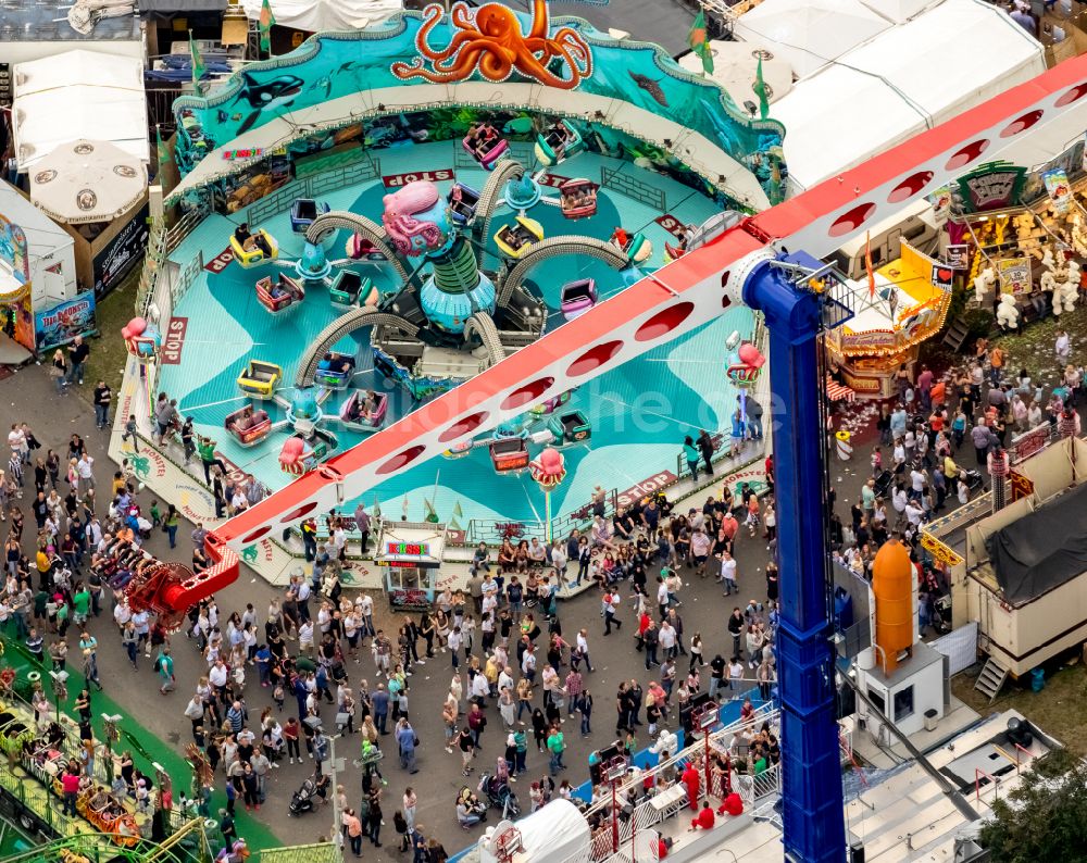 Herne aus der Vogelperspektive: Kirmes - und Rummel- Veranstaltungsgelände beim Volksfest Cranger Kirmes in Herne im Bundesland Nordrhein-Westfalen