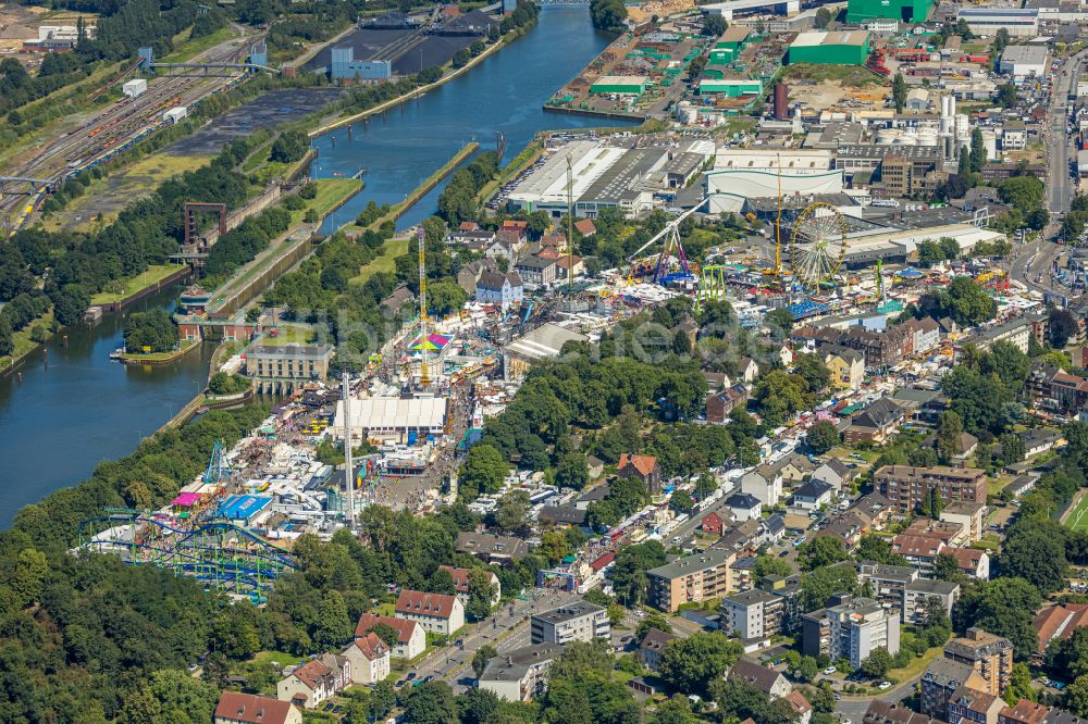 Luftbild Herne - Kirmes - und Rummel- Veranstaltungsgelände beim Volksfest Cranger Kirmes in Herne im Bundesland Nordrhein-Westfalen, Deutschland