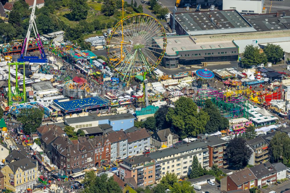 Luftbild Herne - Kirmes - und Rummel- Veranstaltungsgelände beim Volksfest Cranger Kirmes in Herne im Bundesland Nordrhein-Westfalen, Deutschland