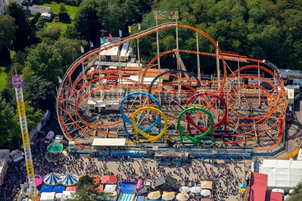 Luftaufnahme Herne - Kirmes - und Rummel- Veranstaltungsgelände beim Volksfest Cranger Kirmes im Ortsteil Cranger in Herne im Bundesland Nordrhein-Westfalen - NRW, Deutschland