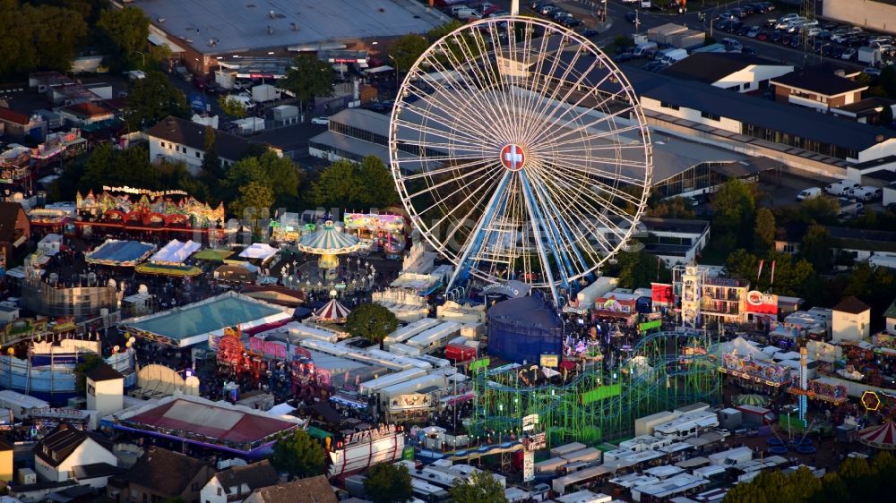 Luftaufnahme Bonn - Kirmes - und Rummel- Veranstaltungsgelände beim Volksfest auf dem Markt im Ortsteil Pützchen-Bechlinghoven in Bonn im Bundesland Nordrhein-Westfalen, Deutschland