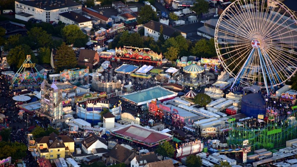 Luftaufnahme Bonn - Kirmes - und Rummel- Veranstaltungsgelände beim Volksfest auf dem Markt im Ortsteil Pützchen-Bechlinghoven in Bonn im Bundesland Nordrhein-Westfalen, Deutschland