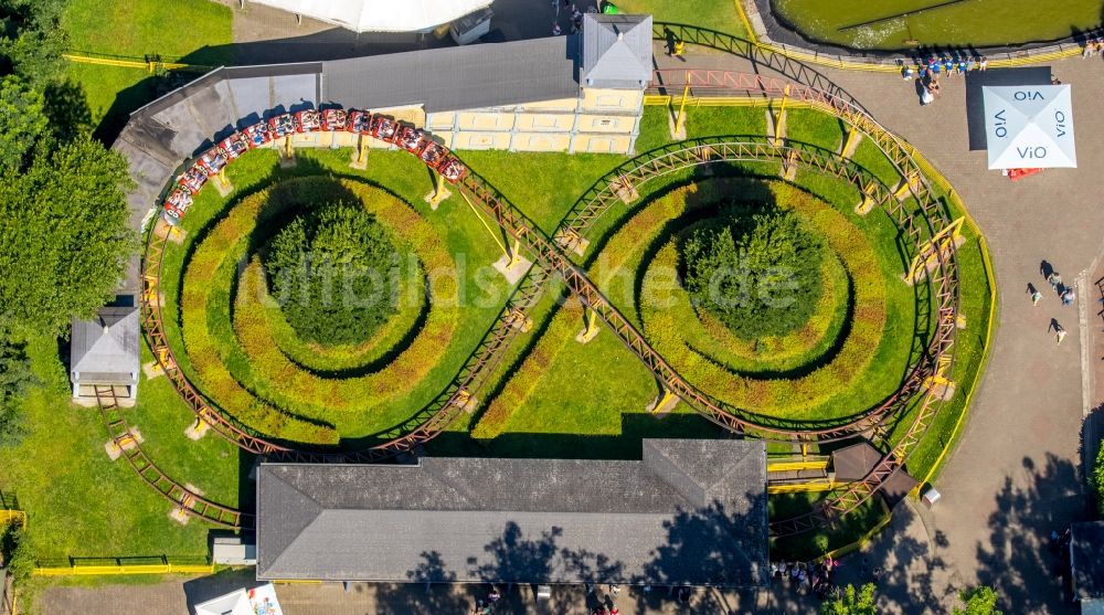 Luftaufnahme Bottrop - Kirmes - und Rummel- Veranstaltungsgelände beim Volksfest im Schloßpark Am Dornbusch in Bottrop im Bundesland Nordrhein-Westfalen