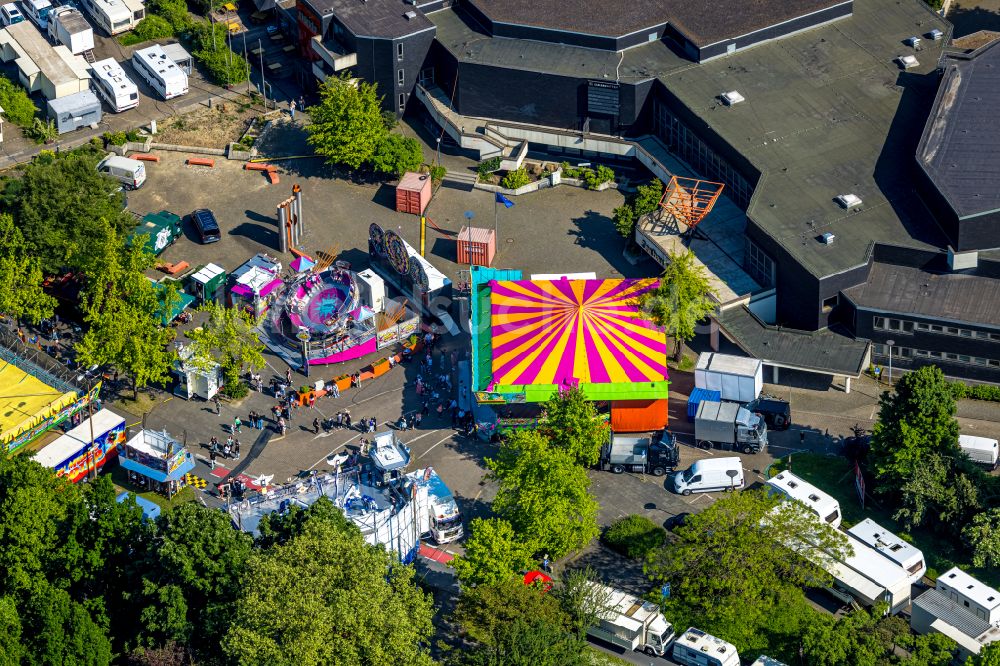 Witten von oben - Kirmes - und Rummel- Veranstaltungsgelände beim Volksfest in Witten im Bundesland Nordrhein-Westfalen, Deutschland