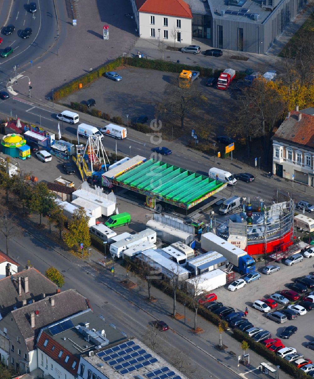 Oranienburg aus der Vogelperspektive: Kirmes - und Rummel- Veranstaltungsgelände an der Berliner Straße - Breite Straße in Oranienburg im Bundesland Brandenburg, Deutschland