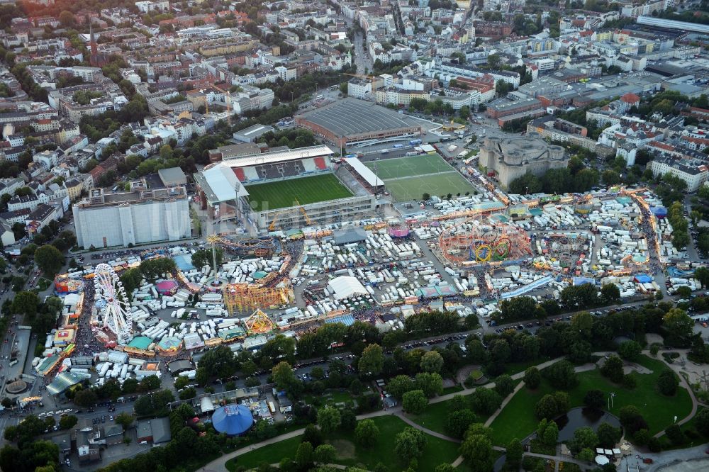 Hamburg aus der Vogelperspektive: Kirmes - und Rummel- Veranstaltungsgelände Dom in Hamburg