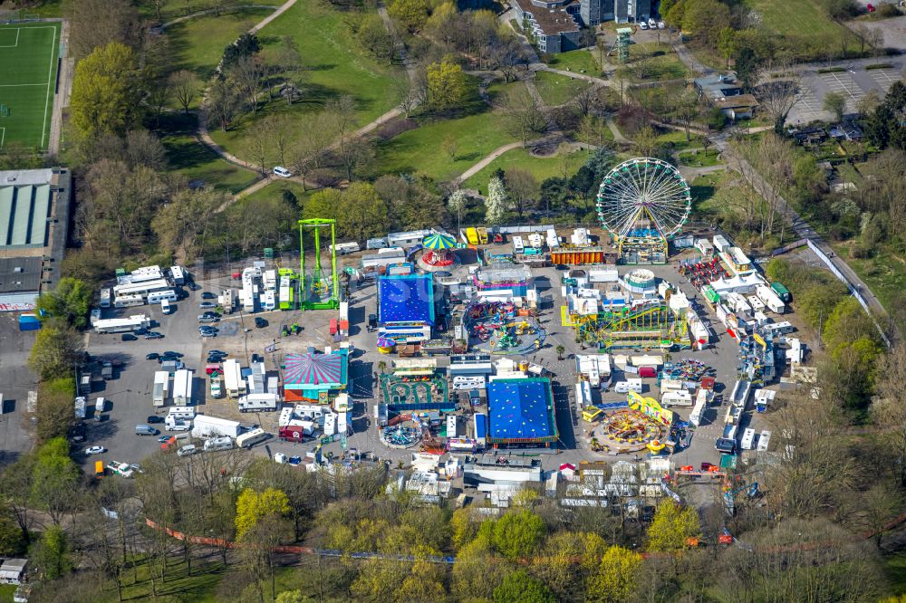 Dortmund von oben - Kirmes - und Rummel- Veranstaltungsgelände in Dortmund im Bundesland Nordrhein-Westfalen, Deutschland