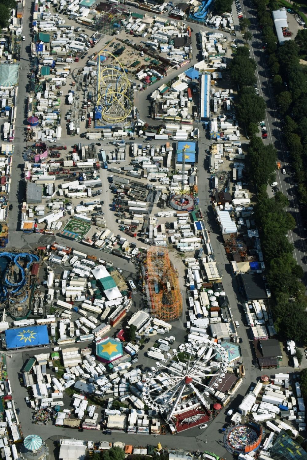 Hamburg aus der Vogelperspektive: Kirmes - und Rummel- Veranstaltungsgelände des Heiligengeistfeld des Hamburger Dom im Karolinenviertel in Hamburg