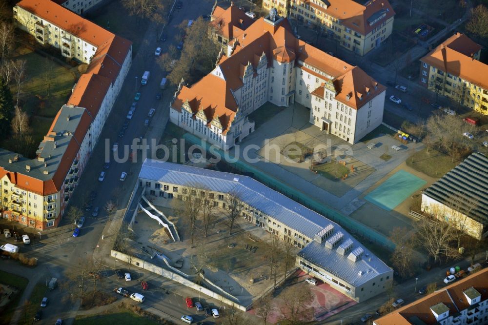 Berlin von oben - Kita und Schulgelände an der Grichischen Allee in Berlin Oberschöneweide