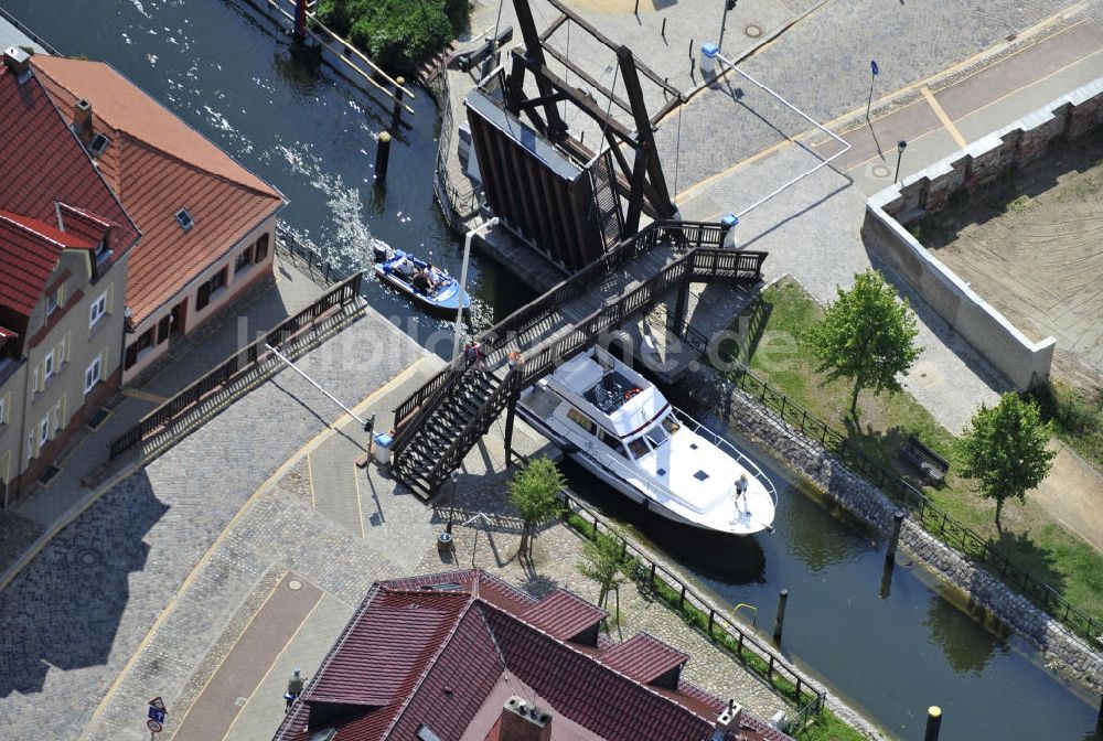 Storkow aus der Vogelperspektive: Klappbrücke am Storkower Kanal