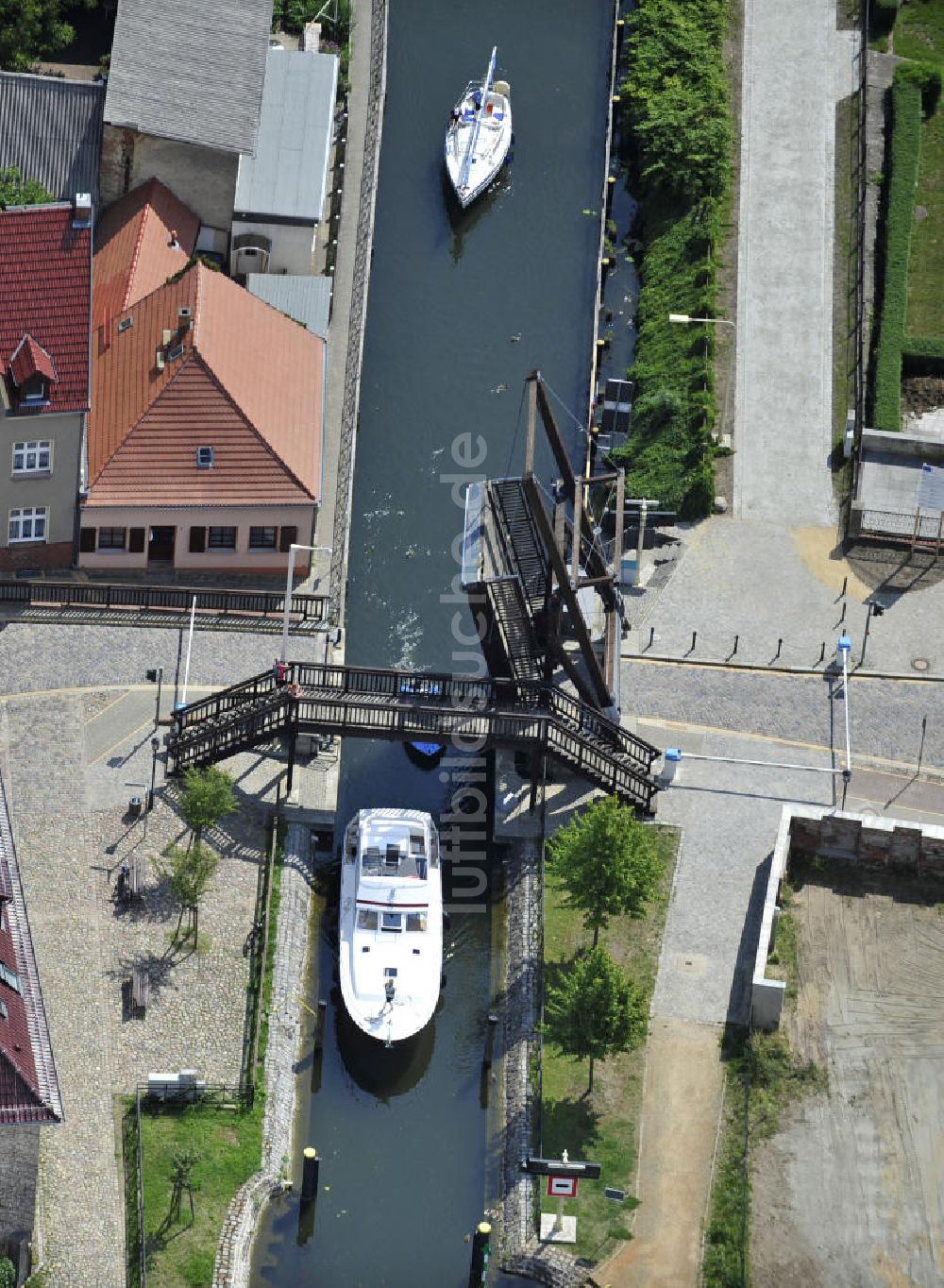 Storkow von oben - Klappbrücke am Storkower Kanal