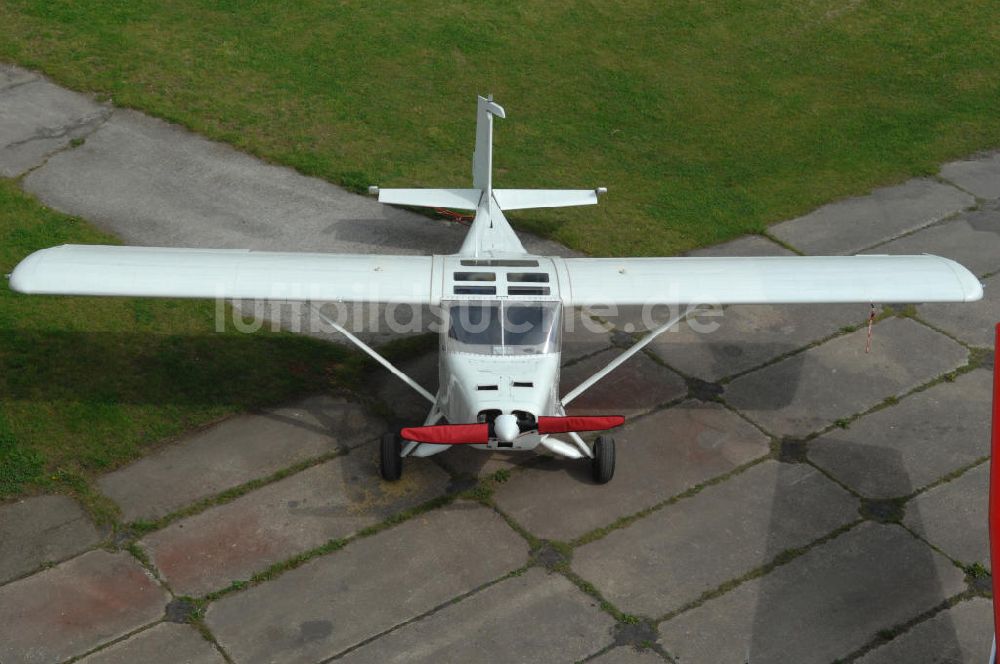 Werneuchen aus der Vogelperspektive: Kleinflugzeuge auf dem brandenburgischen Flugplatz Werneuchen