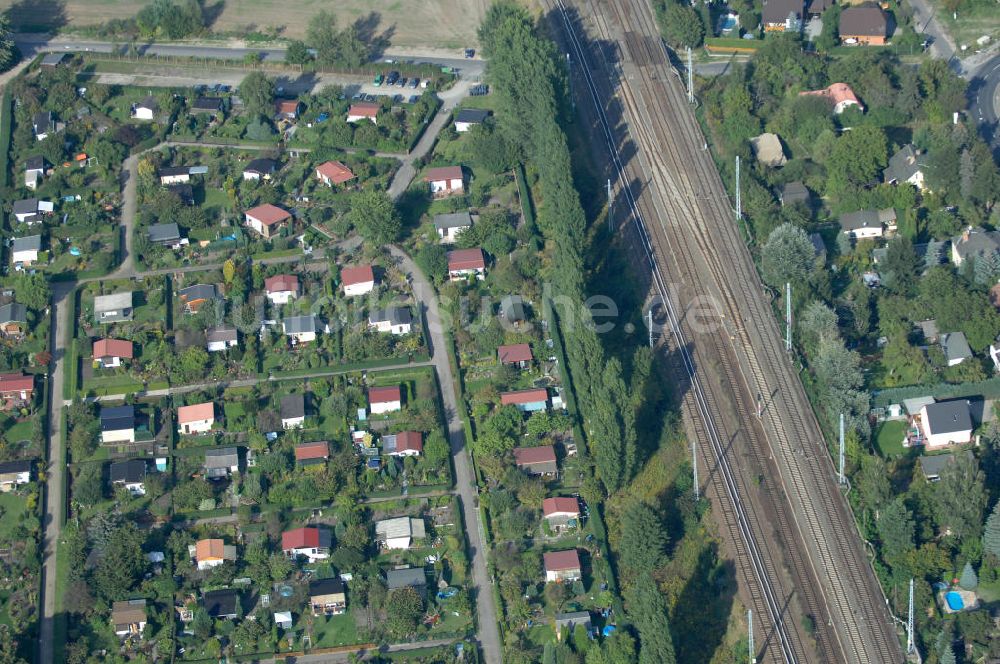 Berlin aus der Vogelperspektive: Kleingarten-Siedlungen in Karow-Nord