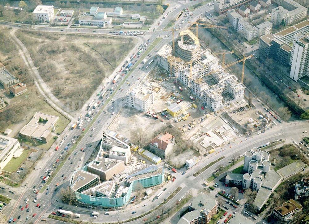 Luftbild Berlin-Tiergarten - Klingelhöferdreieck mit Botschaftsbau der Nordischen Länder im Berliner Tiergarten.