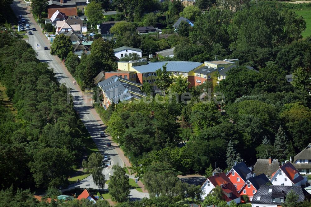 Graal-Müritz von oben - Klinikgebäude der Kinderklinik Tannenhof in Graal-Müritz im Bundesland Mecklenburg-Vorpommern