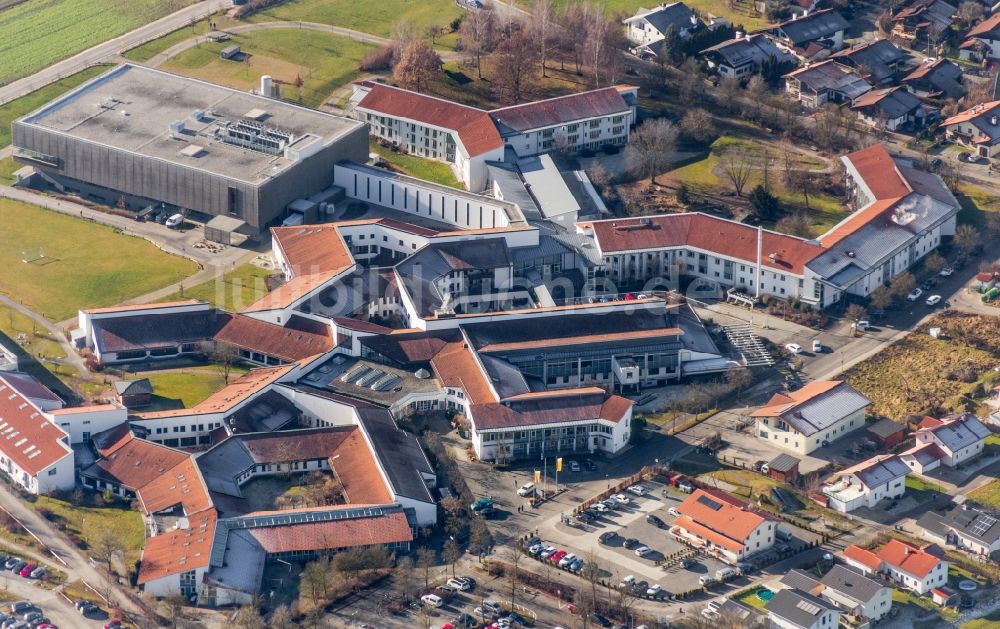 Vogtareuth von oben - Klinikgelände des Krankenhauses Schön-Klinik in