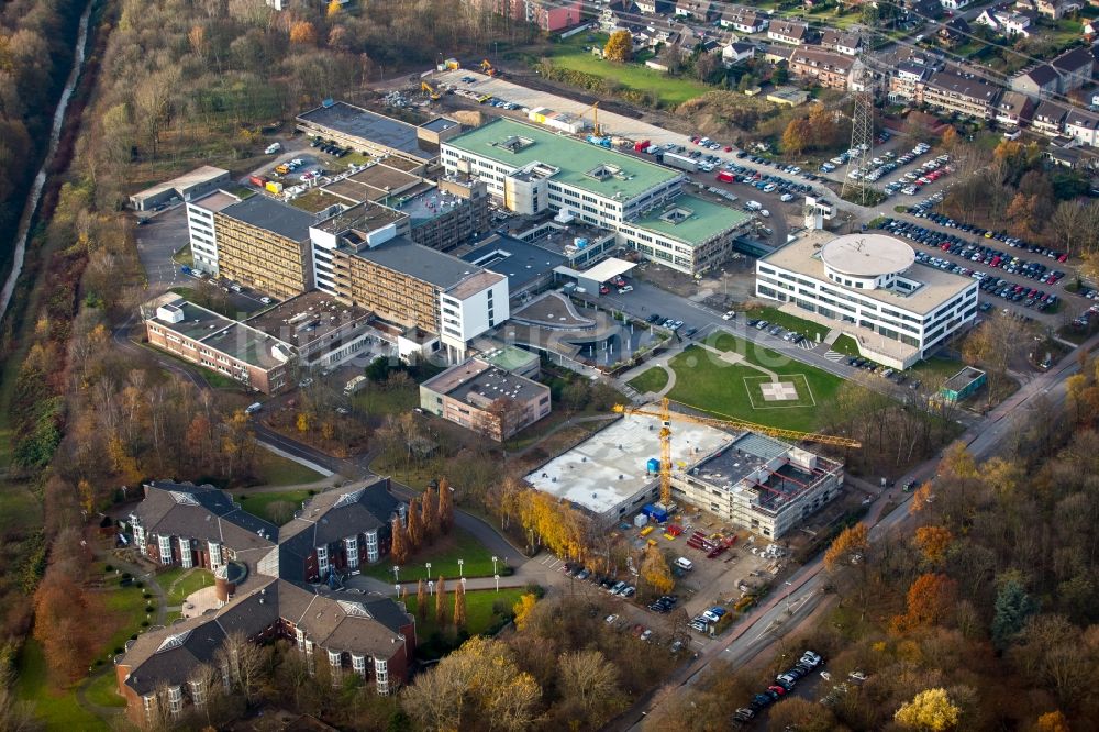 Luftaufnahme Duisburg - Klinikgelände des Evangelischen Krankenhaus Duisburg-Nord im Ortsteil Hamborn in Duisburg im Bundesland Nordrhein-Westfalen