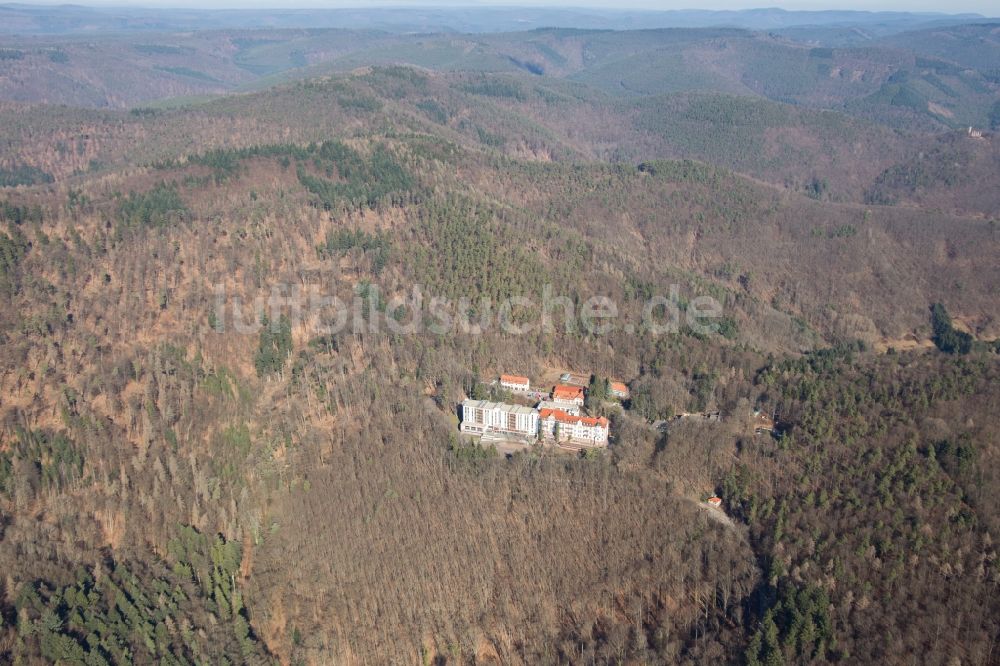 Luftbild Eußerthal - Klinikgelände der Fachklinik Eußerthal. Klinik zur Rehabilitation Abhängigkeitskranker in Eußerthal im Bundesland Rheinland-Pfalz